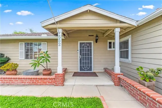 552 S Yorba St, Orange, CA 92869 - Image #2