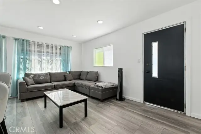 1900 Artesia Blvd #4, Torrance, CA 90504 - Image #2