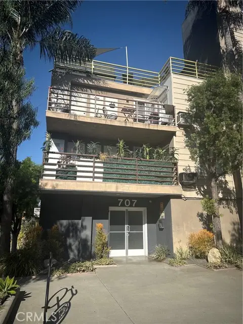 707 W 4th #7, Long Beach, CA 90802
