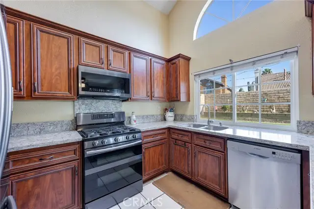 379 Roosevelt Circle, Corona, CA 92879 - Image #2