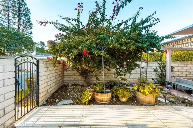 5573 E Vista Del Rio, Anaheim, CA 92807 - Image #3