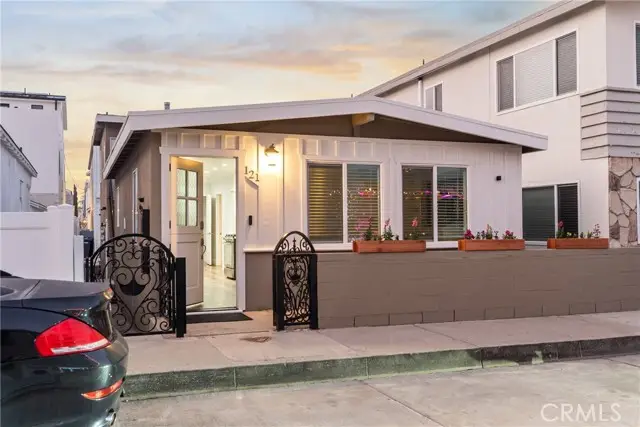 121 25th, Newport Beach, CA 92663 - Image #2