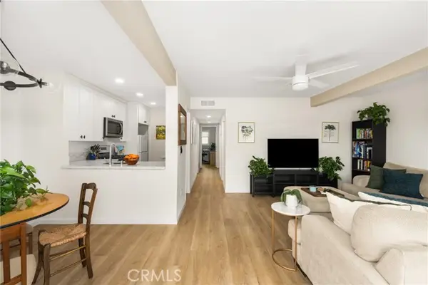 16 Oval, Irvine, CA 92604