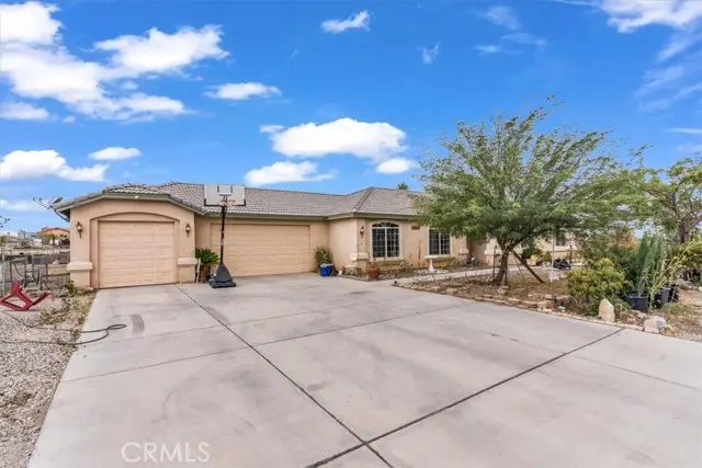 12008 Sierra Vista, Phelan, CA 92371 - Image #1