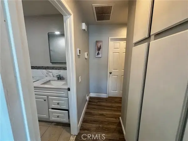 2910 Bradford Place, Santa Ana, CA 92707