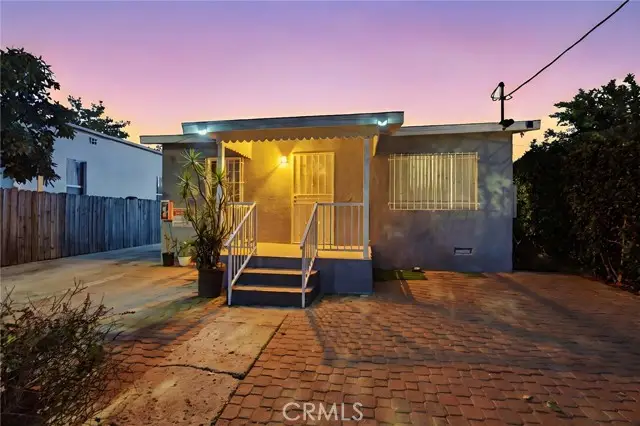 907 E 109th Place, Los Angeles, CA 90059 - Image #2