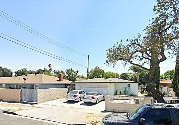 3510 W Pine Street, Santa Ana, CA 92704