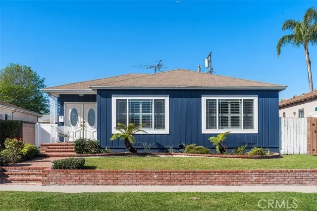 2401 Roswell Avenue, Long Beach, CA 90815 - Image #2