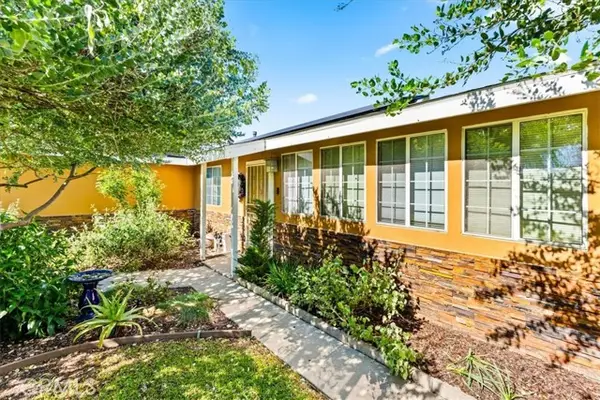 2009 W Oak, Fullerton, CA 92833