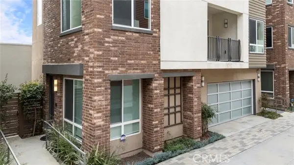 809 Brickyard Lane, Costa Mesa, CA 92627