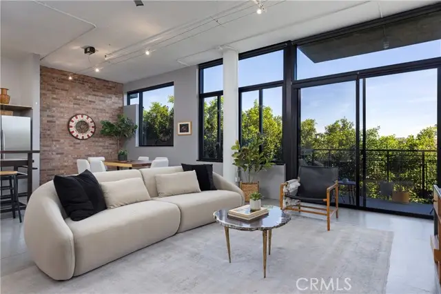 835 Locust Avenue #421, Long Beach, CA 90813 - #2