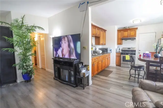 2005 Redding, Rosemead, CA 91770 - #3