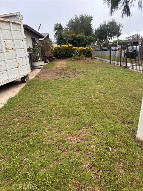 1638 W Pine Street, Santa Ana, CA 92703 - #3