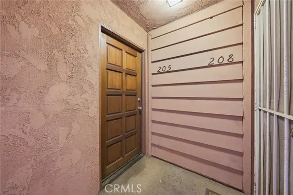 6600 Warner, Huntington Beach, CA 92647