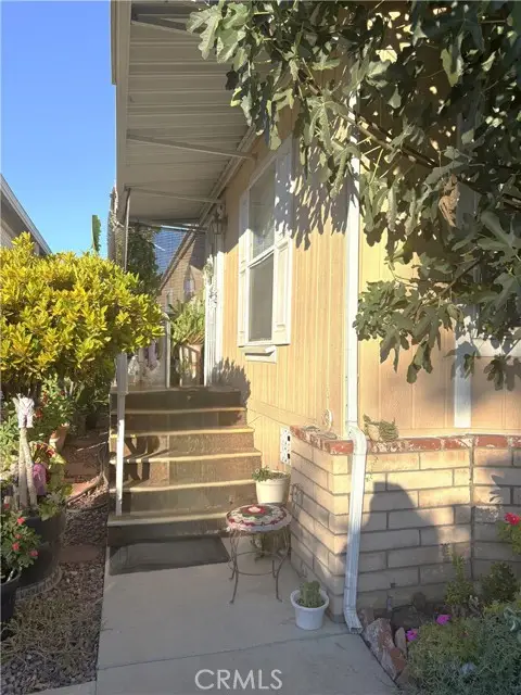10745 Victoria #4, Whittier, CA 90604 - Image #1