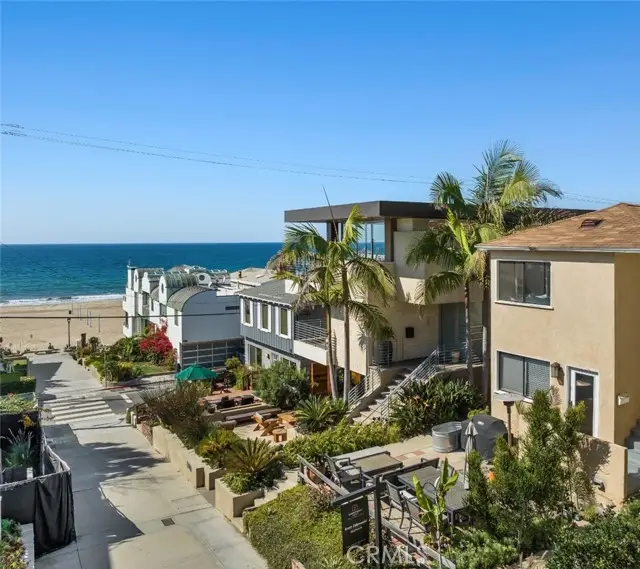125 9th Street, Manhattan Beach, CA 90266 - Image #1