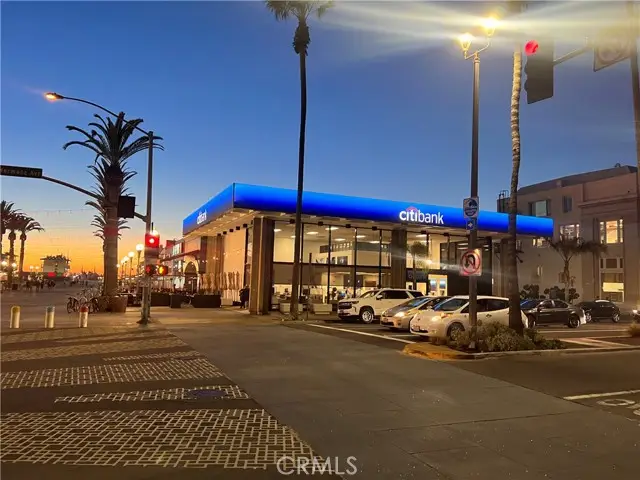 81 Pier Avenue, Hermosa Beach, CA 90254 - Image #1