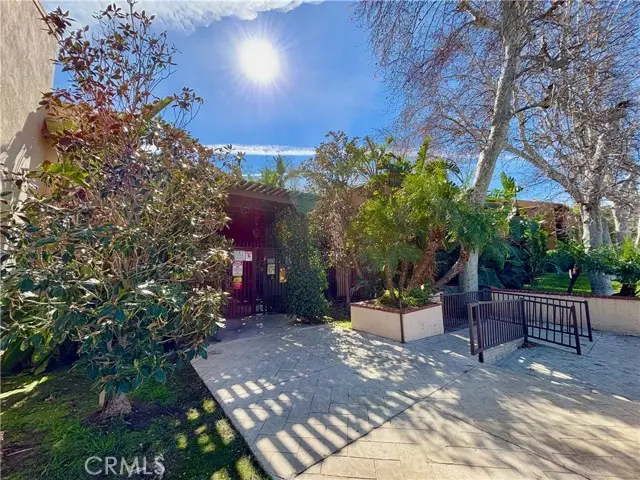 18350 Hatteras Street #260, Tarzana, CA 91356 - Image #3