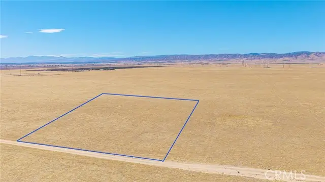 115 SW Vic Avenue F-8, Lancaster, CA 93536 - Image #1