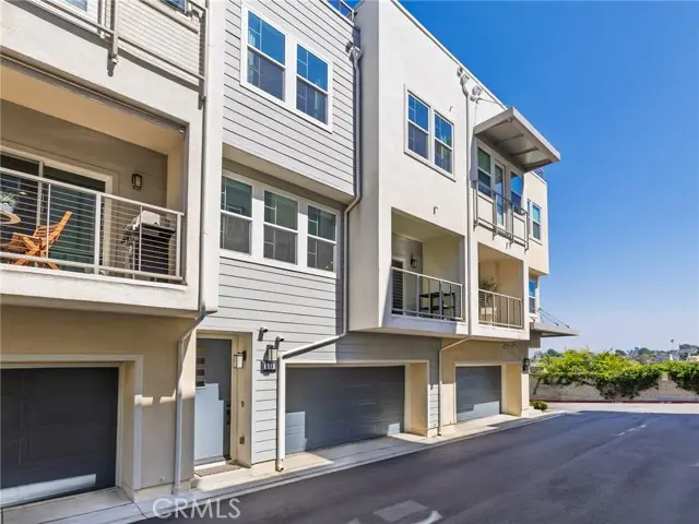 574 E Imperial Avenue, El Segundo, CA 90245 - Image #2