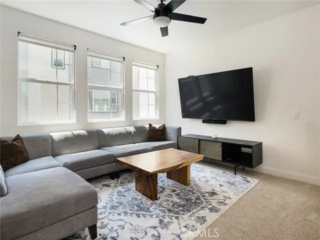 574 E Imperial Avenue, El Segundo, CA 90245 - Image #3