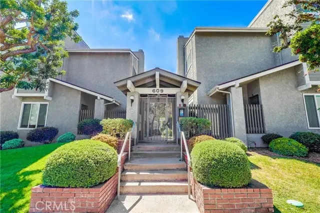 609 Meyer Lane #11, Redondo Beach, CA 90278 - Image #1