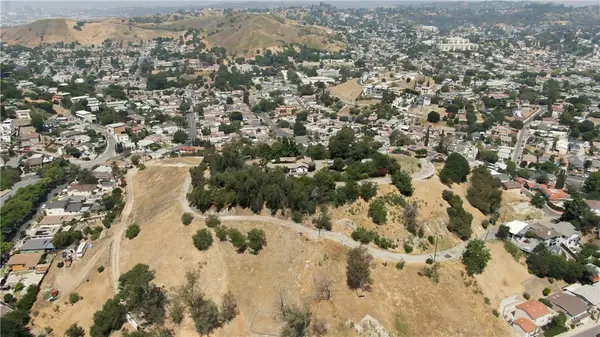 2815 N Round, Los Angeles, CA 90032