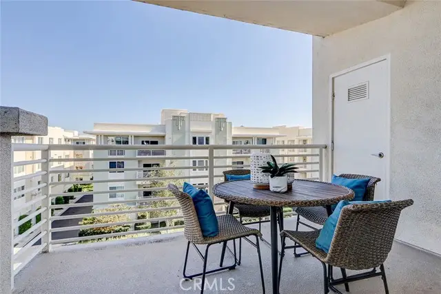 13029 Central Avenue #401, Hawthorne, CA 90250 - Image #2