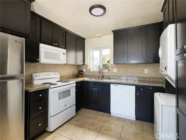 118 S Lucia, Redondo Beach, CA 90277 - Image #2
