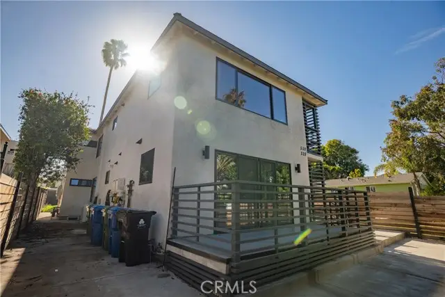 528 Westminster Avenue, Venice, CA 90291 - Image #2