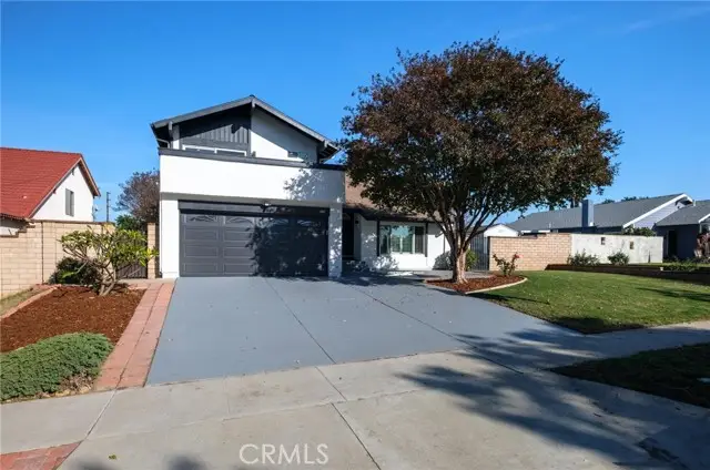 1527 Greenpoint Dr., Corona, CA 92878 - #1