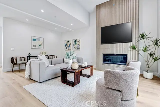 2405 Mathews Avenue #B, Redondo Beach, CA 90278 - Image #3