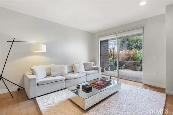 6001 Carlton Way #102, Los Angeles, CA 90028