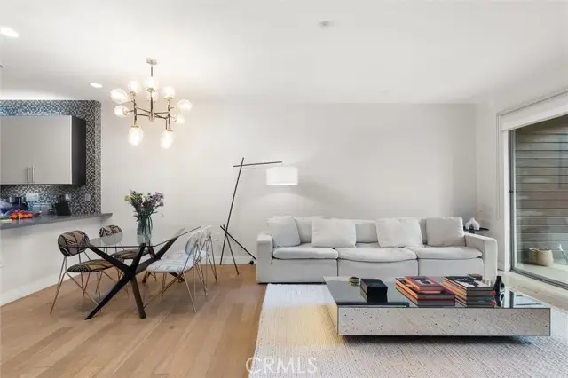 6001 Carlton Way #102, Los Angeles, CA 90028 - Image #3