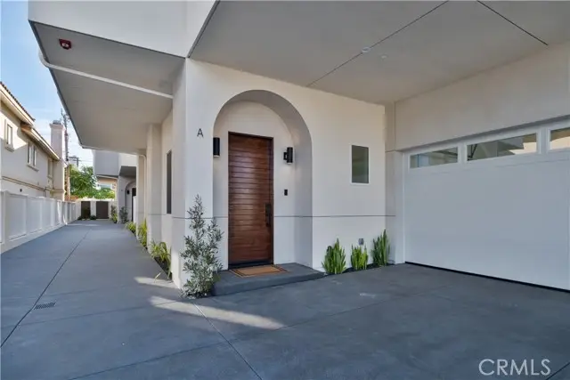 2212 Gates Avenue #B, Redondo Beach, CA 90278 - Image #2