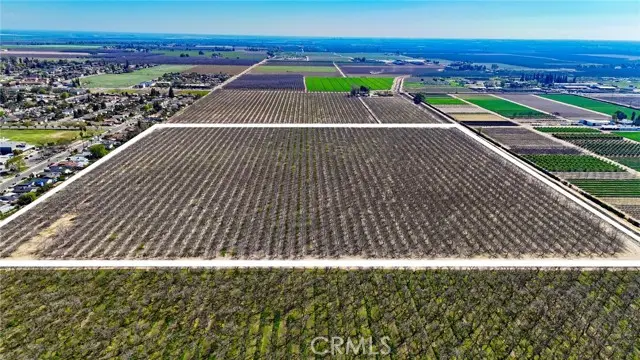 896 N Mariposa Avenue, Visalia, CA 93292 - Image #1