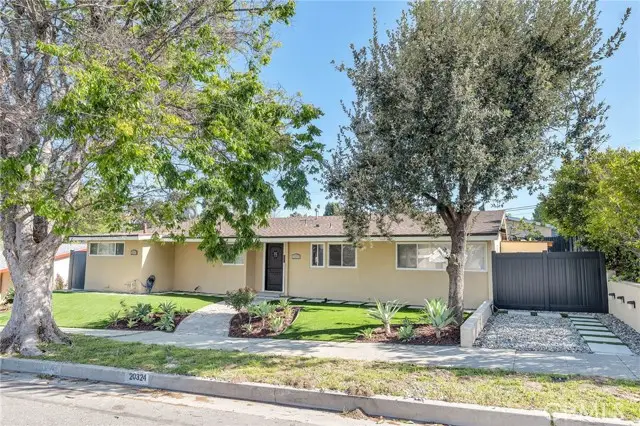 20324 Oxnard Street, Woodland Hills, CA 91367 - #2