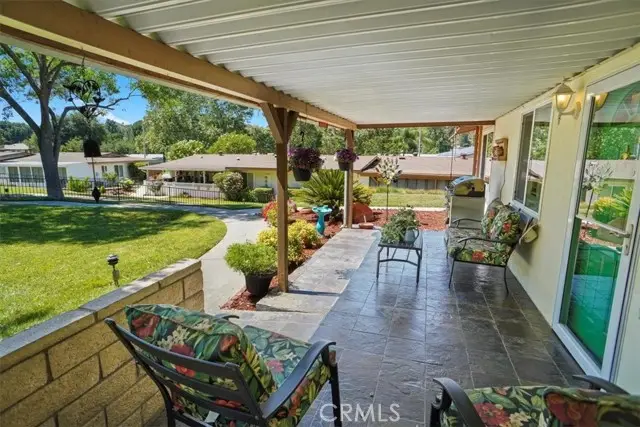 19348 Avenue Of The Oaks, Newhall, CA 91321 - Image #2