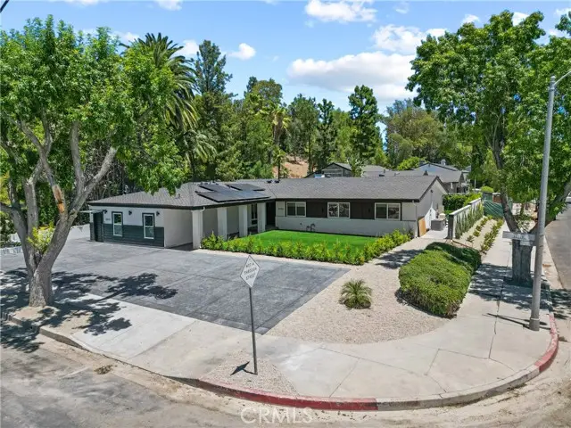 5540 Franrivers Avenue, Woodland Hills, CA 91367 - Image #2
