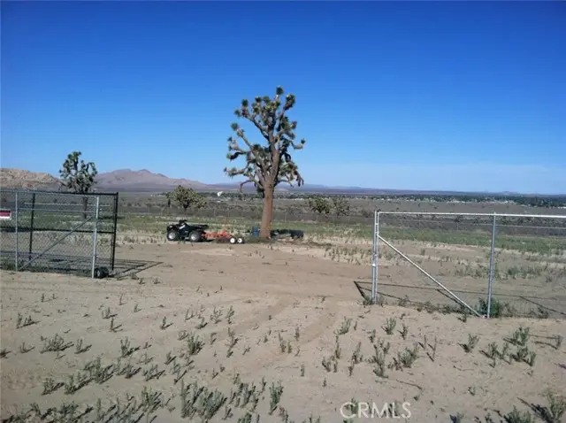 137 E Avenue N6, Palmdale, CA 93591 - Image #2