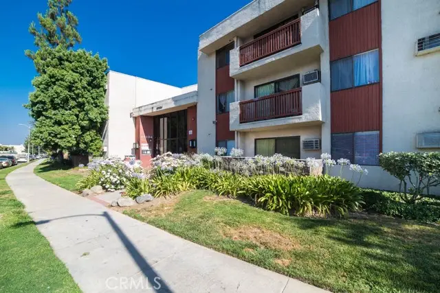 20234 Cantara Street #107, Winnetka, CA 91306 - Image #3