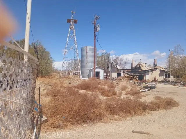 32292 Neuralia Road, Cantil, CA 93519 - Image #2