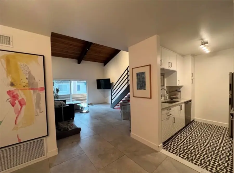 5460 White Oak Avenue #A305, Encino, CA 91316 - Image #3