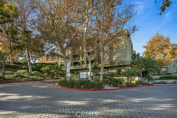 898 Temple #125, Los Angeles, CA 90042