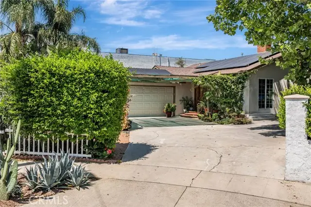 7134 Stansbury Avenue, Van Nuys, CA 91405 - Image #2