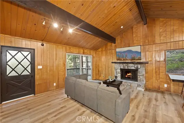 990 Nesthorn Drive, Crestline, CA 92325 - Image #2