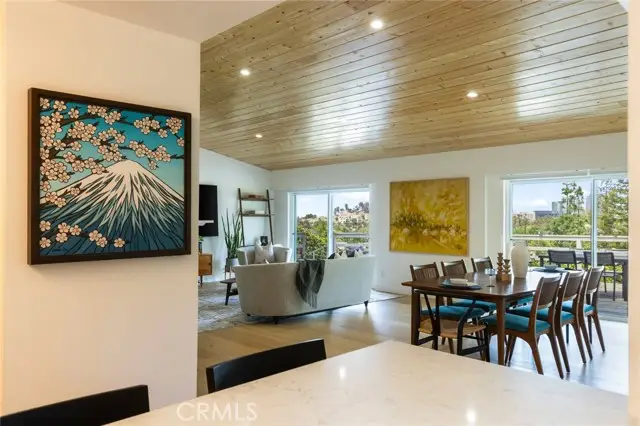 22253 Del Valle Street, Woodland Hills, CA 91364 - Image #1