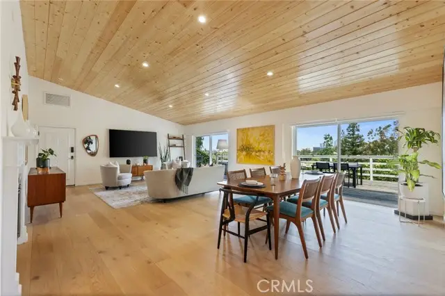 22253 Del Valle Street, Woodland Hills, CA 91364 - Image #2