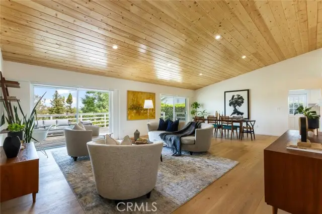 22253 Del Valle Street, Woodland Hills, CA 91364 - Image #3