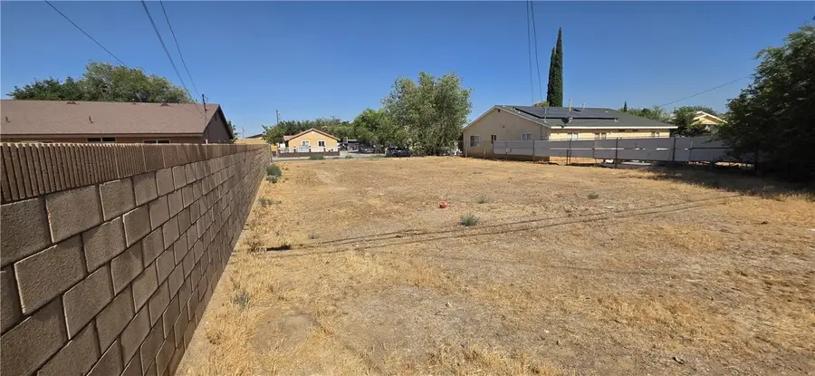 38545 4th St E, Palmdale, CA 91406 - Image #2